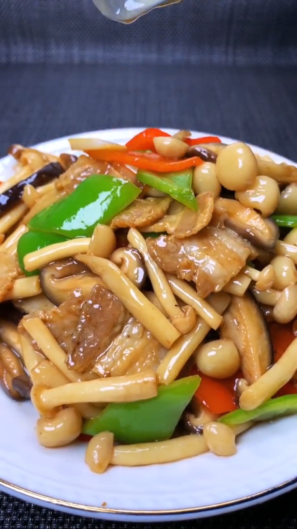 美食#营养又好吃的菌菇小炒,超级简单又下饭