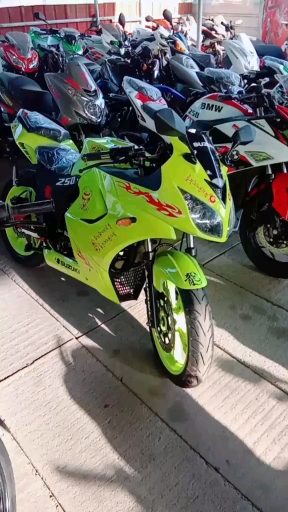 荧光绿北极光 #摩托车