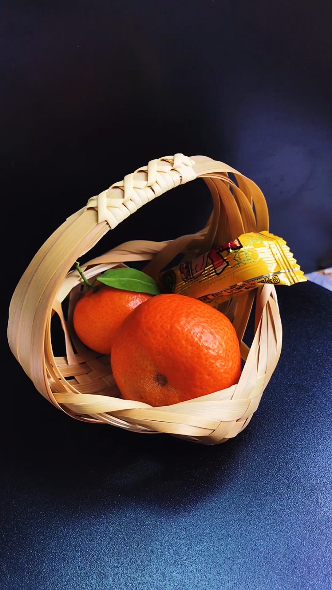 竹编奇人匠心#小巧别致的小果篮,赏心悦目