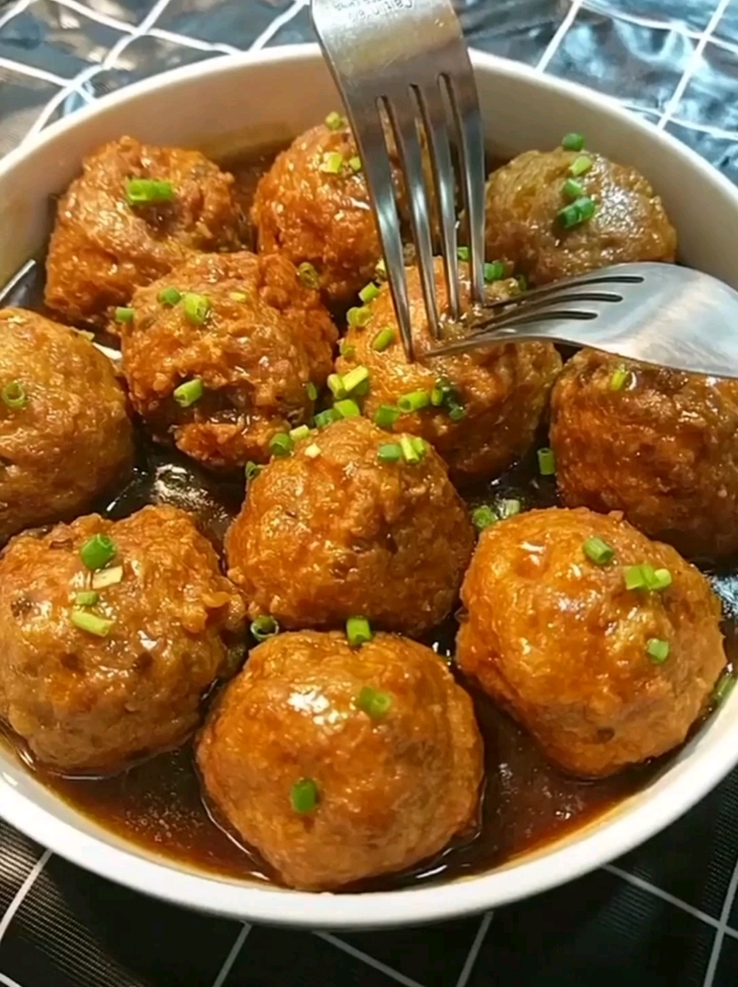 美味美食大咖鸡蛋肉丸子