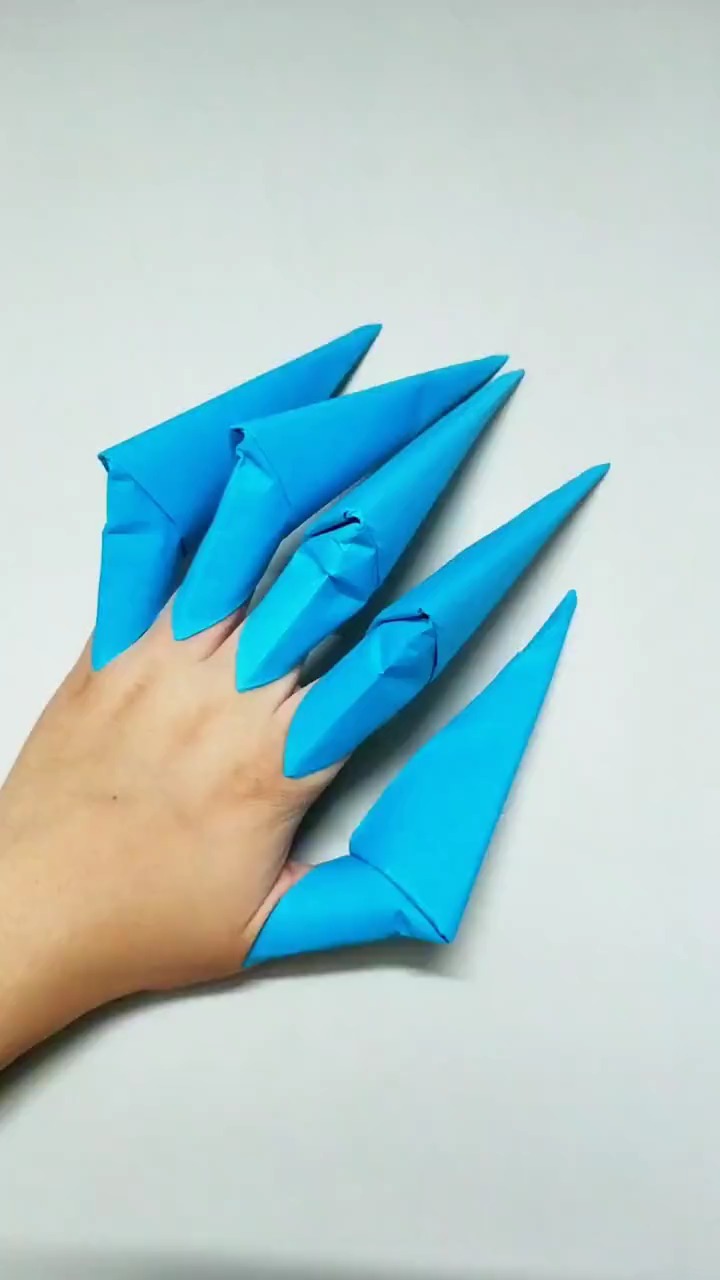 手工制作#教你用彩色卡纸做一个爪子,是不是觉着非常的酷-度小视