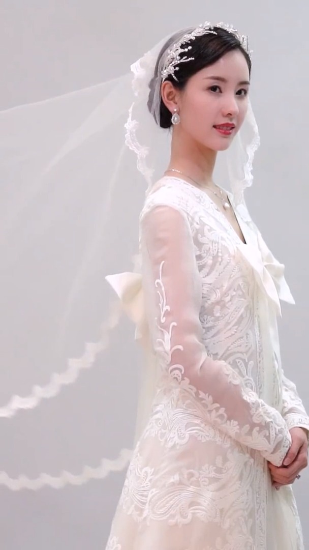 我要上热门陈都灵良辰好景知几何大婚造型民国氛围感直接拉满