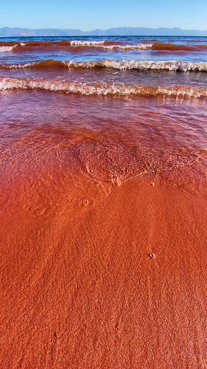 抚仙湖边竟然还有这么美的红沙滩
