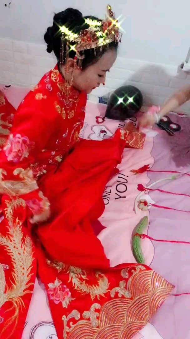 新娘准备恶搞新郎了