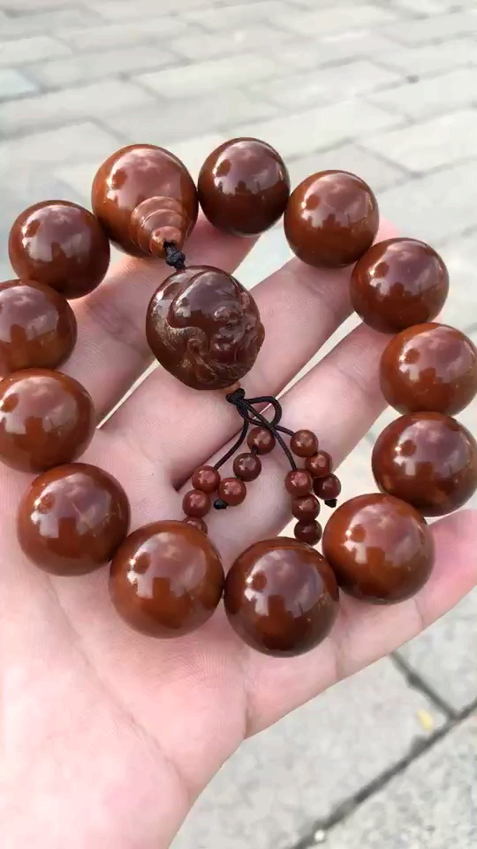 橄榄核正圆,包浆几近玉化