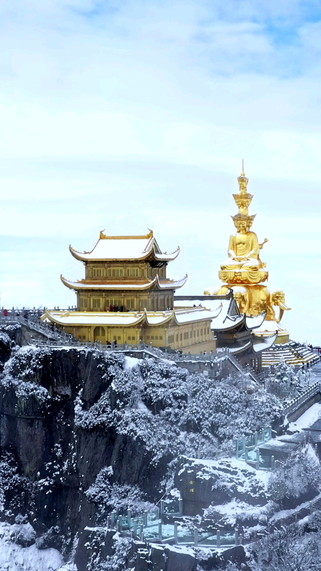 四川峨眉山:中国"四大佛教名山"之一,世界文化与自然双重遗产