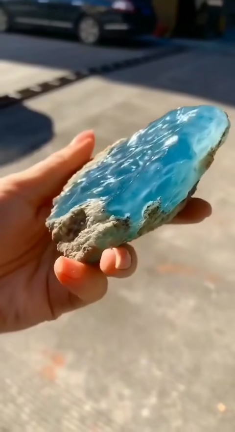 翡翠#罕见的玻璃种天空蓝,收藏级别了