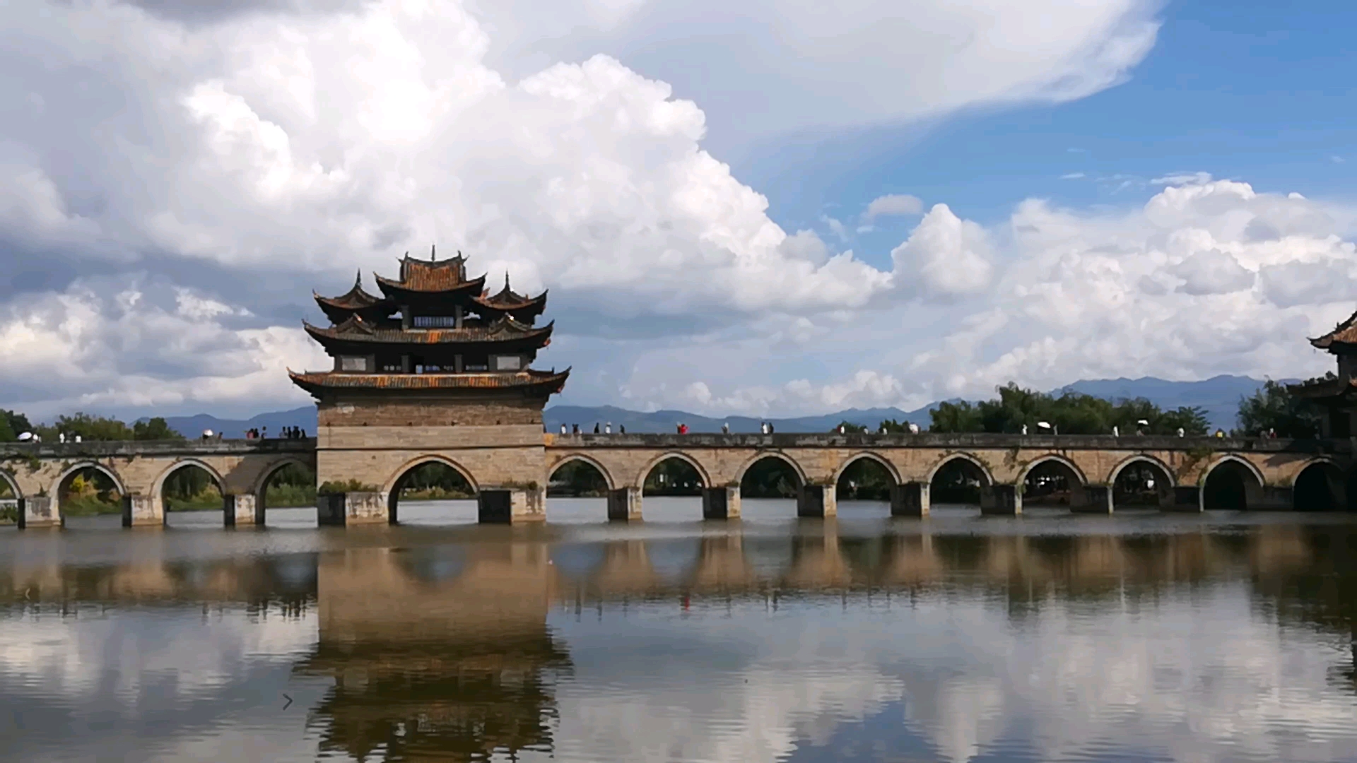 雲南建水縣的十七孔橋.