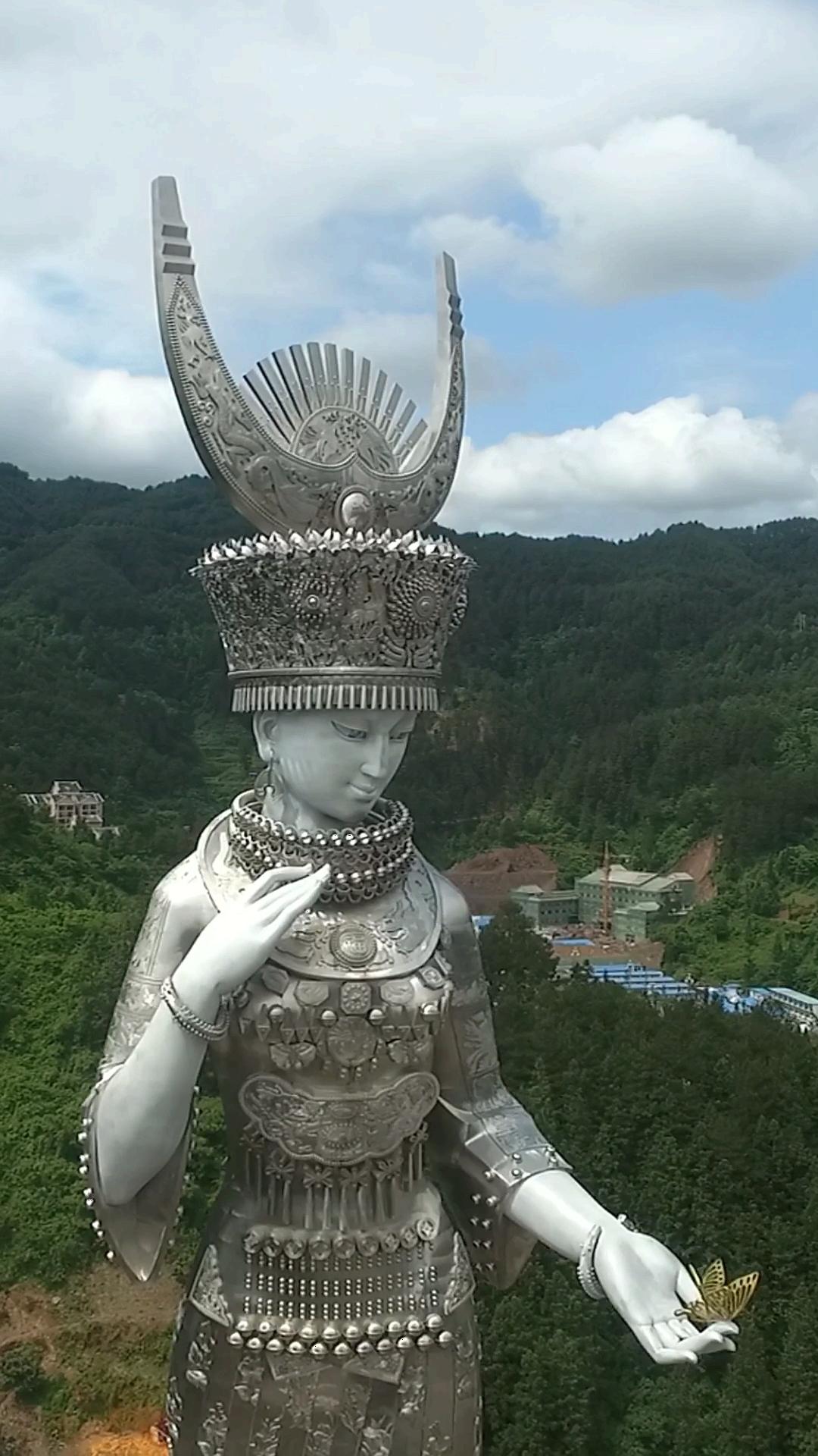 贵州地标建筑,女神仰阿莎雕像,雕像身高88米,苗族版阿诗玛,被苗族人民