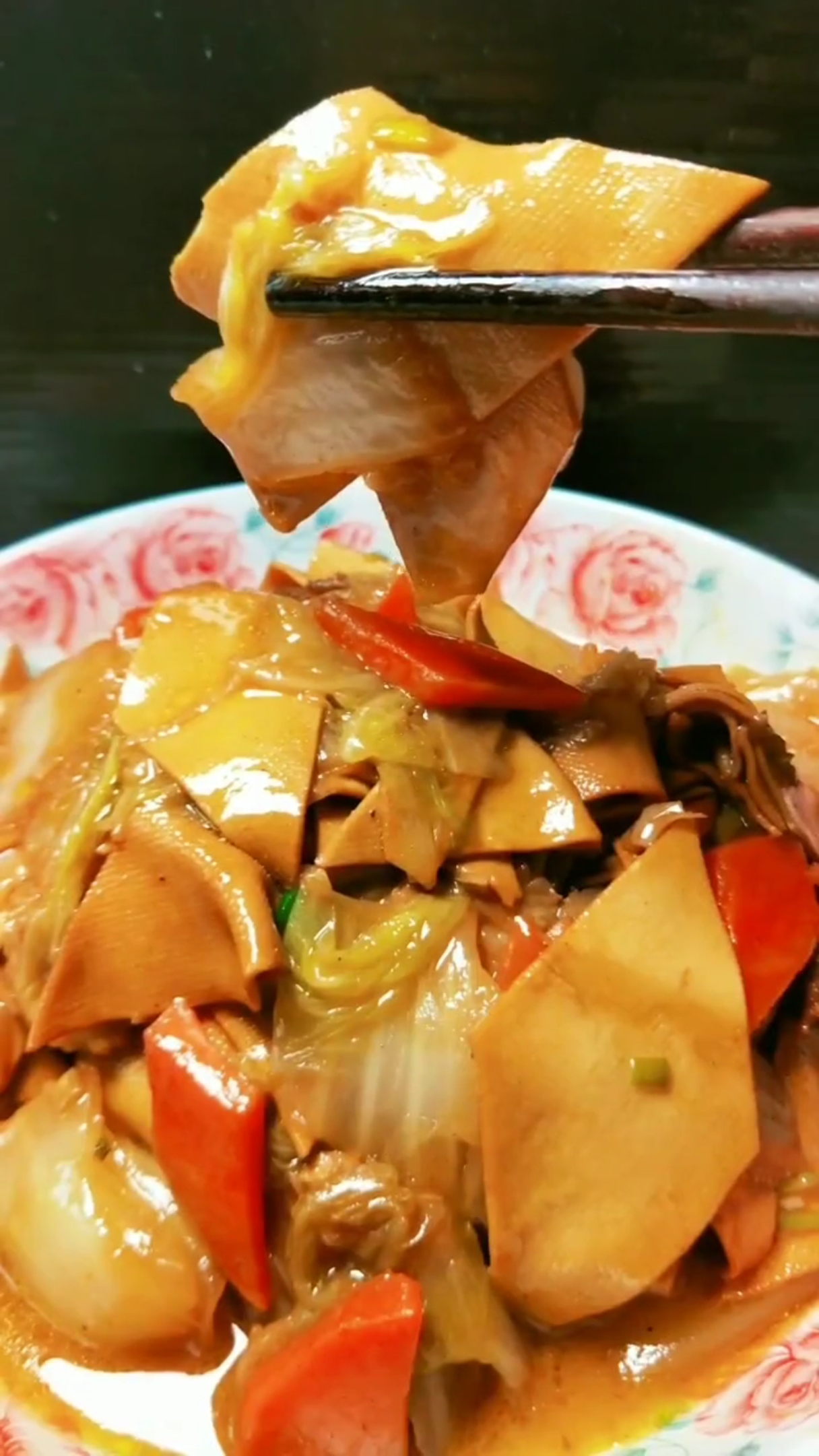 白菜干豆腐这样做,你得准备一锅米饭.