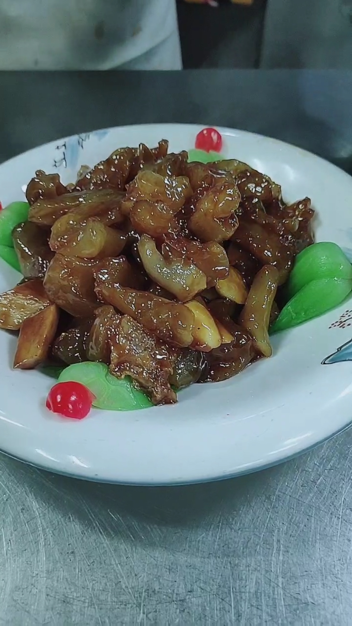 18岁小厨师做的红烧蹄筋,太漂亮了.