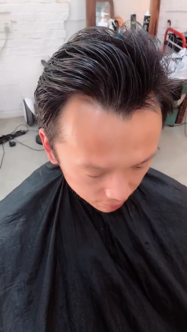 m发际线,秃鬓角.这样剪瞬间提升了气质-度小视