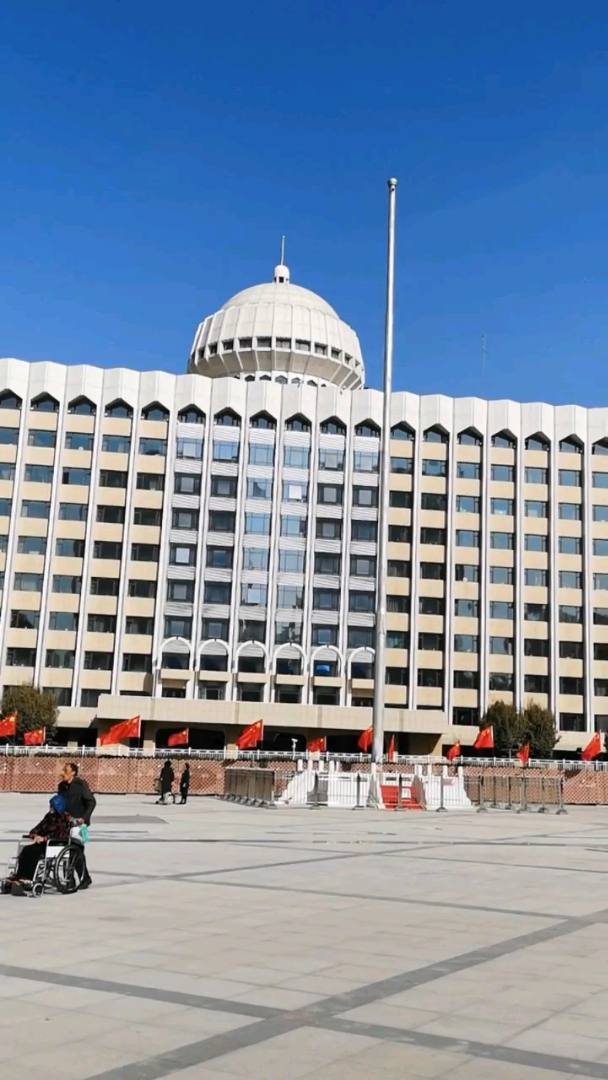 旅游进行时#乌鲁木齐人民广场