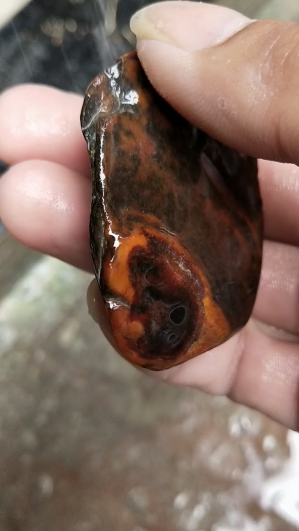 罗甸和田玉籽料,八方来財,手工雕手把件喜欢的朋友