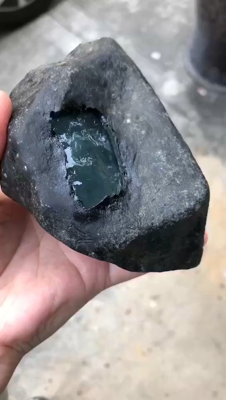 老坑莫湾基开窗料