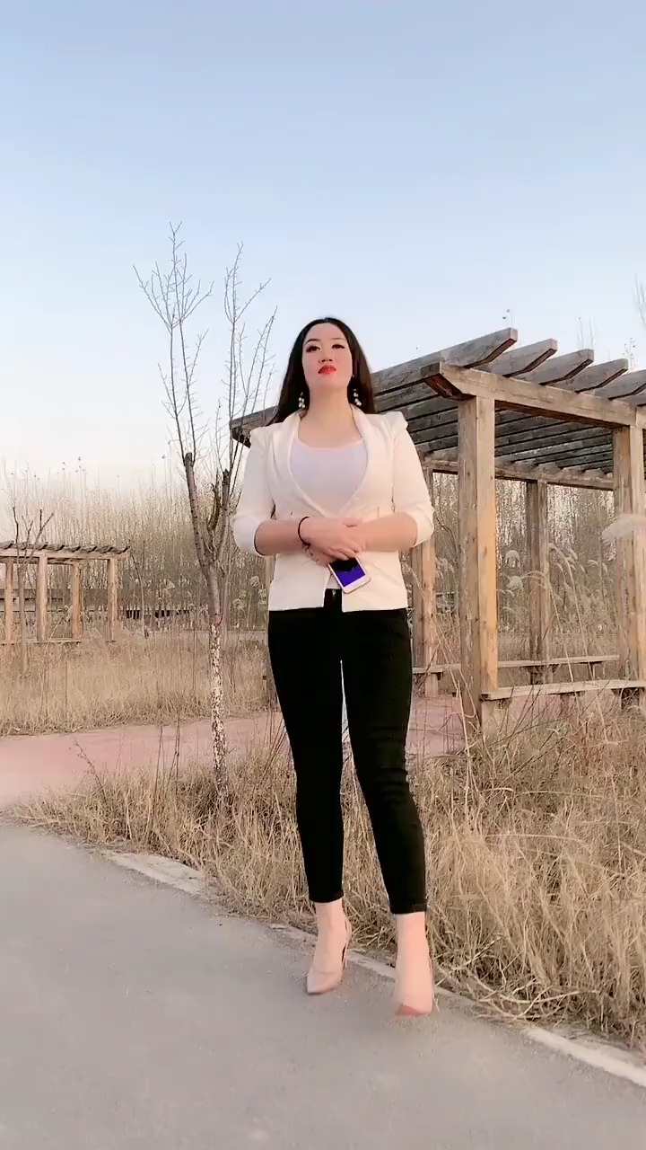 胖妹子时尚有范,微胖的身材很美很旺夫,娶回家有面子!