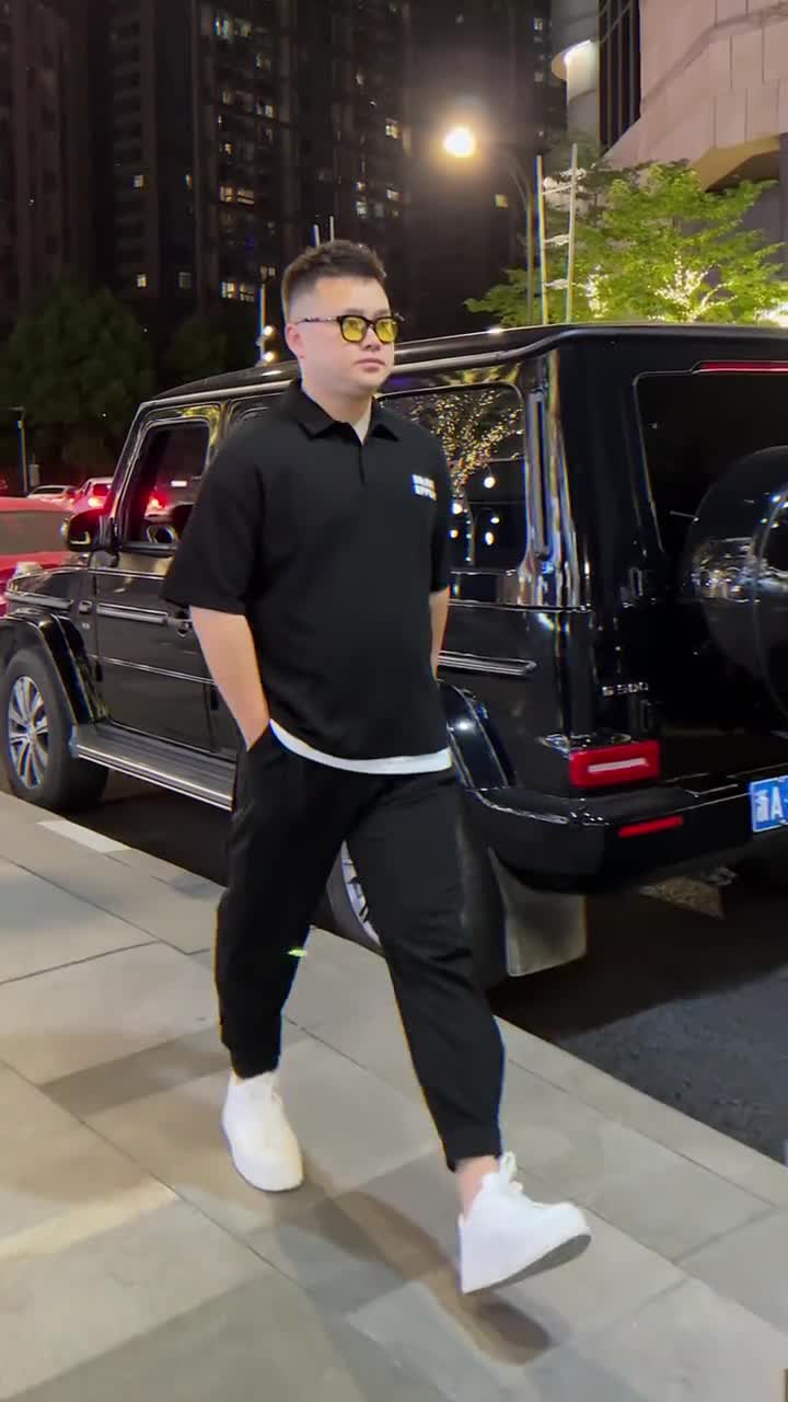说这是195斤男生穿搭天花板也不过分吧#微胖穿搭-度小视