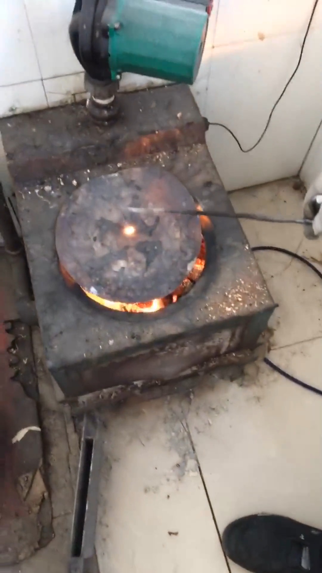 娱乐#东北农村的取暖炉子,有多少人见过