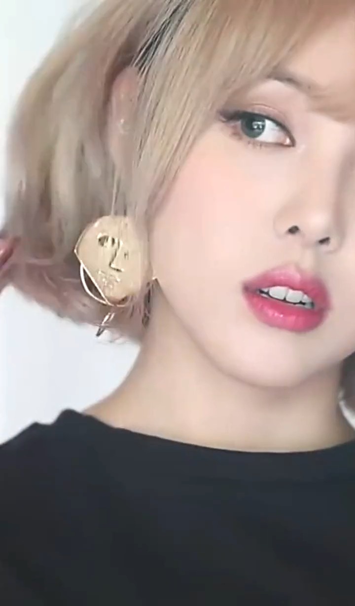 pony美妆:工作中的我,原来是这样的!韩国小姐姐的时尚大片