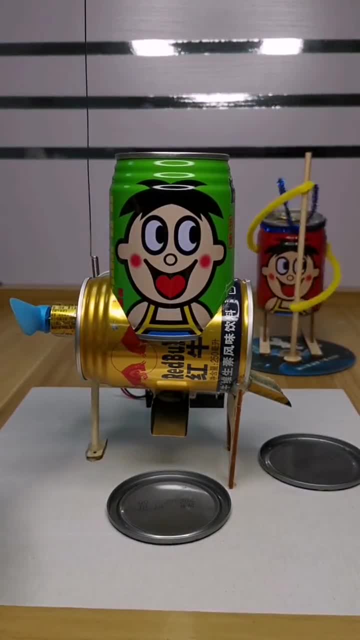 易拉罐嗑瓜子,如果早二十年有这样的机器,我就不会嗑出个瓜子牙了.