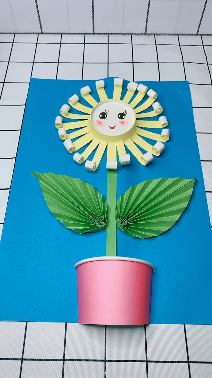 手工制作#是不是开学了,给宝贝存点手工作品,一次性纸杯做太阳花抖 