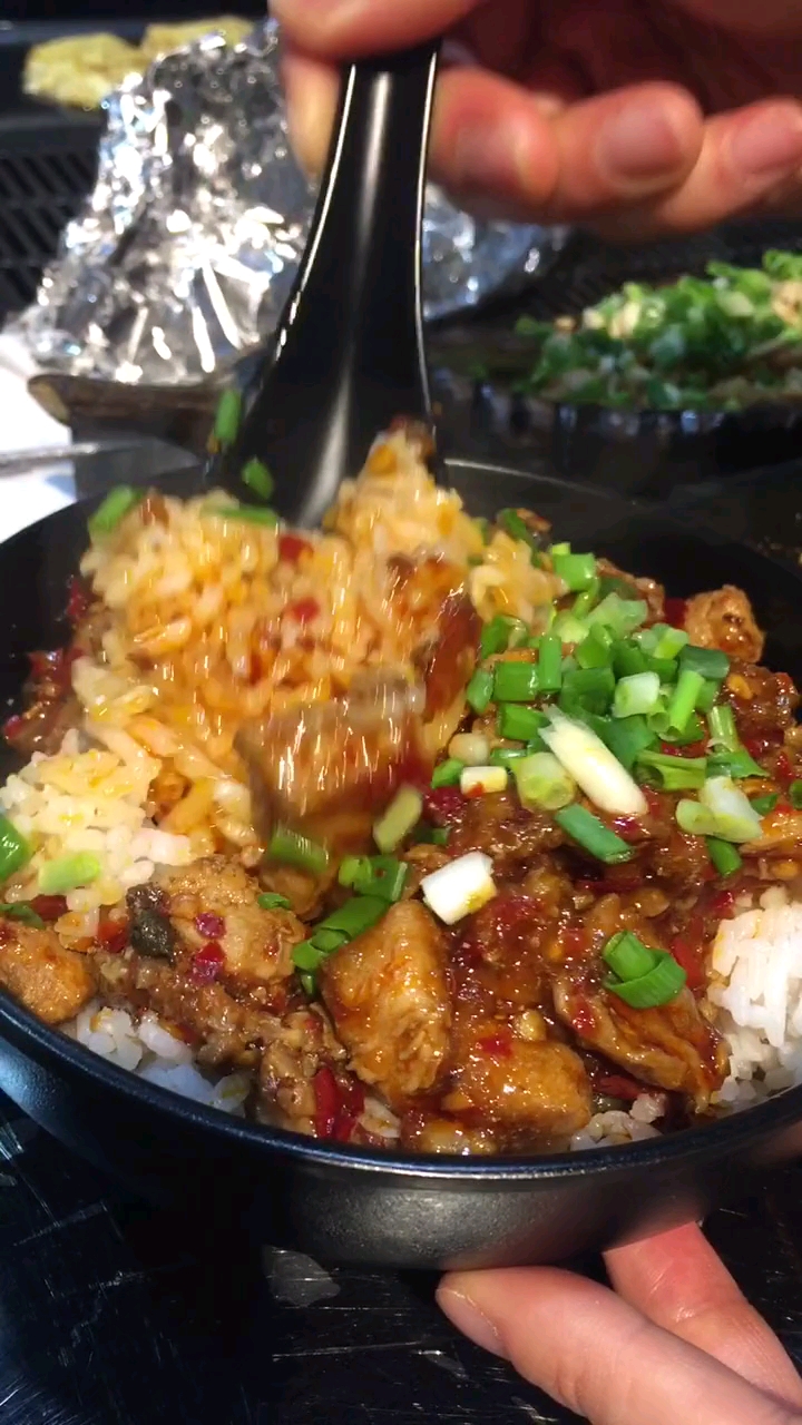 舌尖上的旅行#剔骨辣子鸡拌饭～会吃到舌头哟