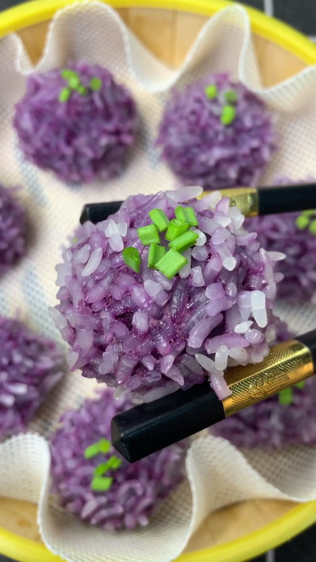 好看又好吃的紫薯糯米小丸子