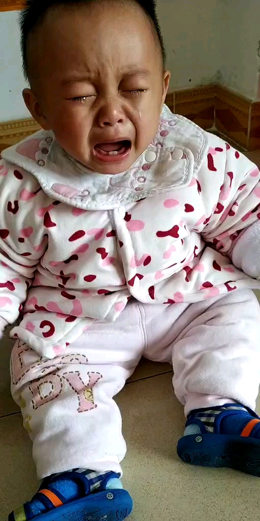 熊孩子,哭得撕心裂肺的?长大后你可以去当演员了