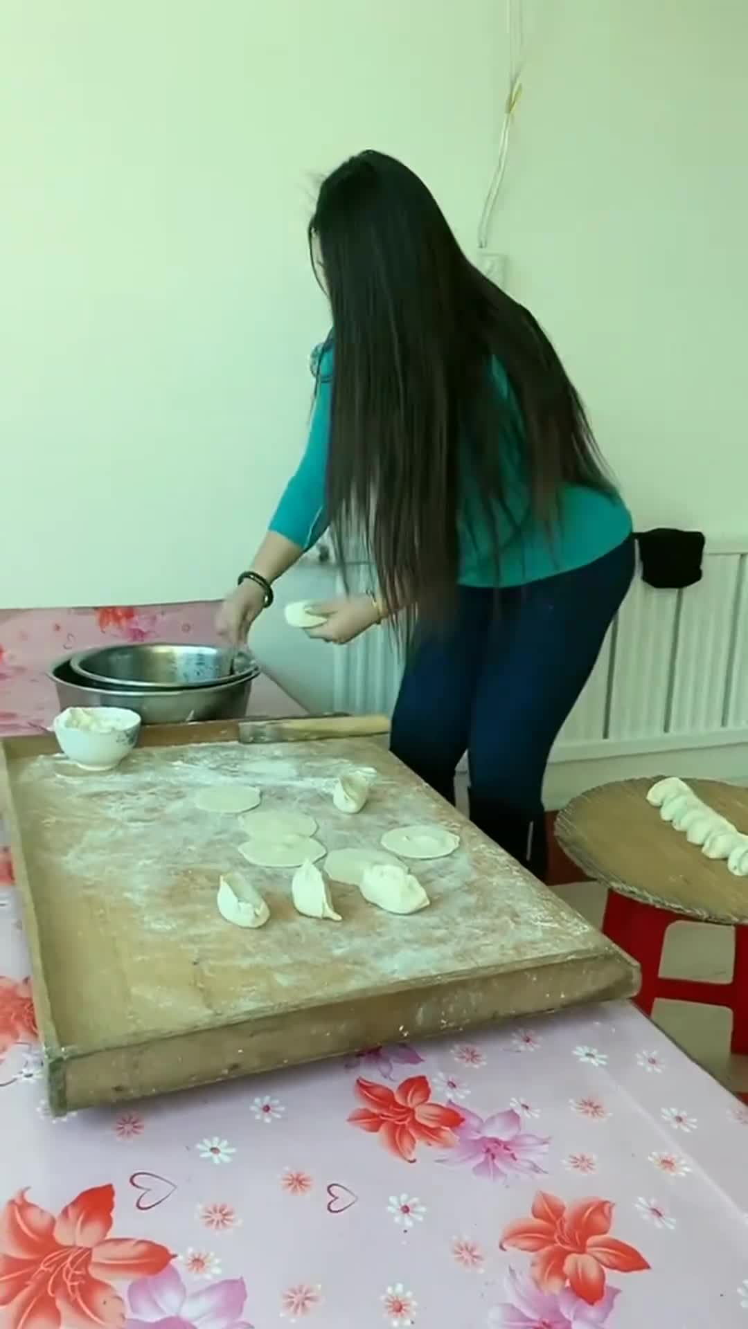 性感微胖美女包饺子身材真是极品