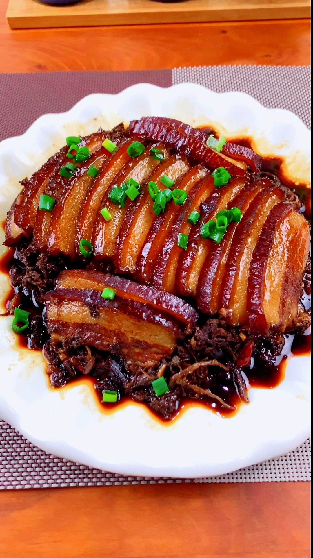 家乡特色美食#年夜饭必备的美菜扣肉分享给大家-度小视