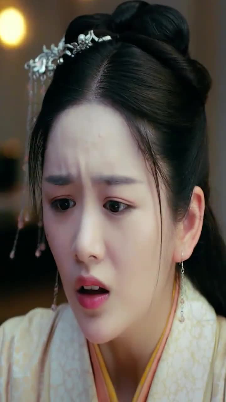 《白发》昭芸郡主害怕表情特写,演技颜值双在线,不愧潜力新生代-度小