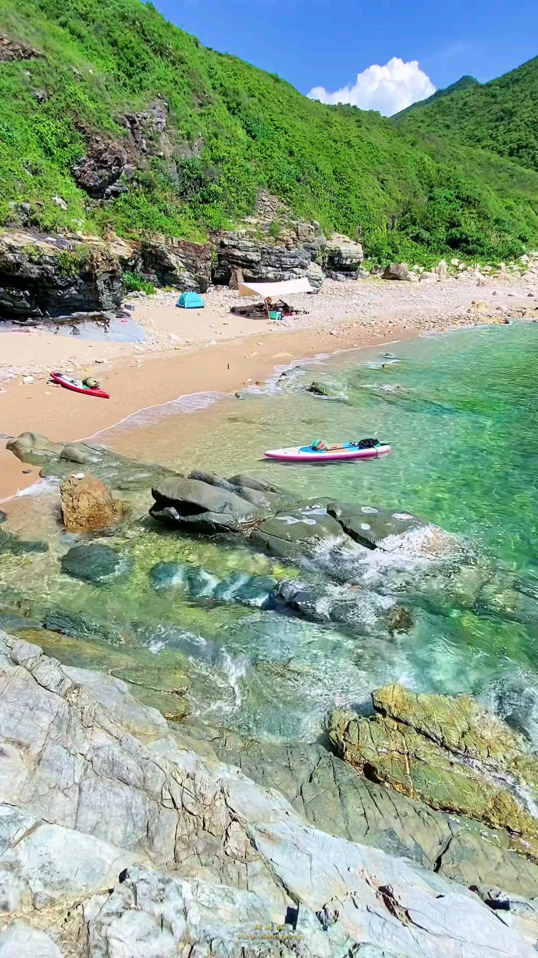 深圳大鹏半岛牛奶牌海岸线黑岩角仙境般的玻璃海美到窒息能让人忘掉