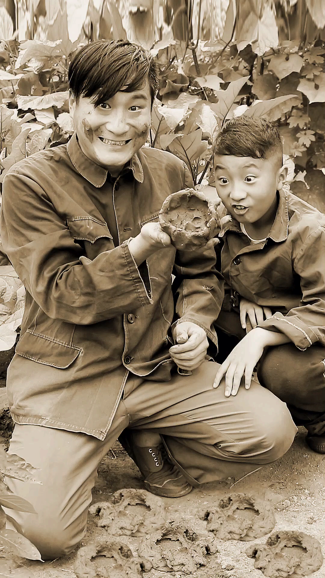 90后童年儿时玩泥巴摔泥炮,一玩就是一整天,不带烦的.你玩过吗?