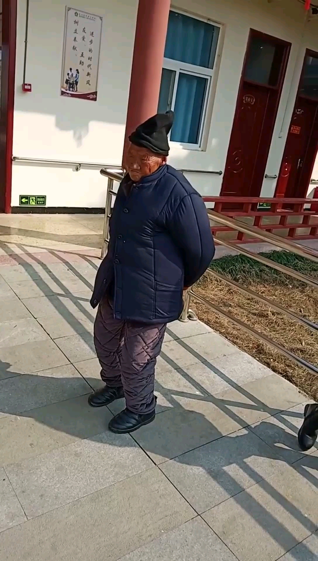 116岁的清朝老人,走路谁也不服