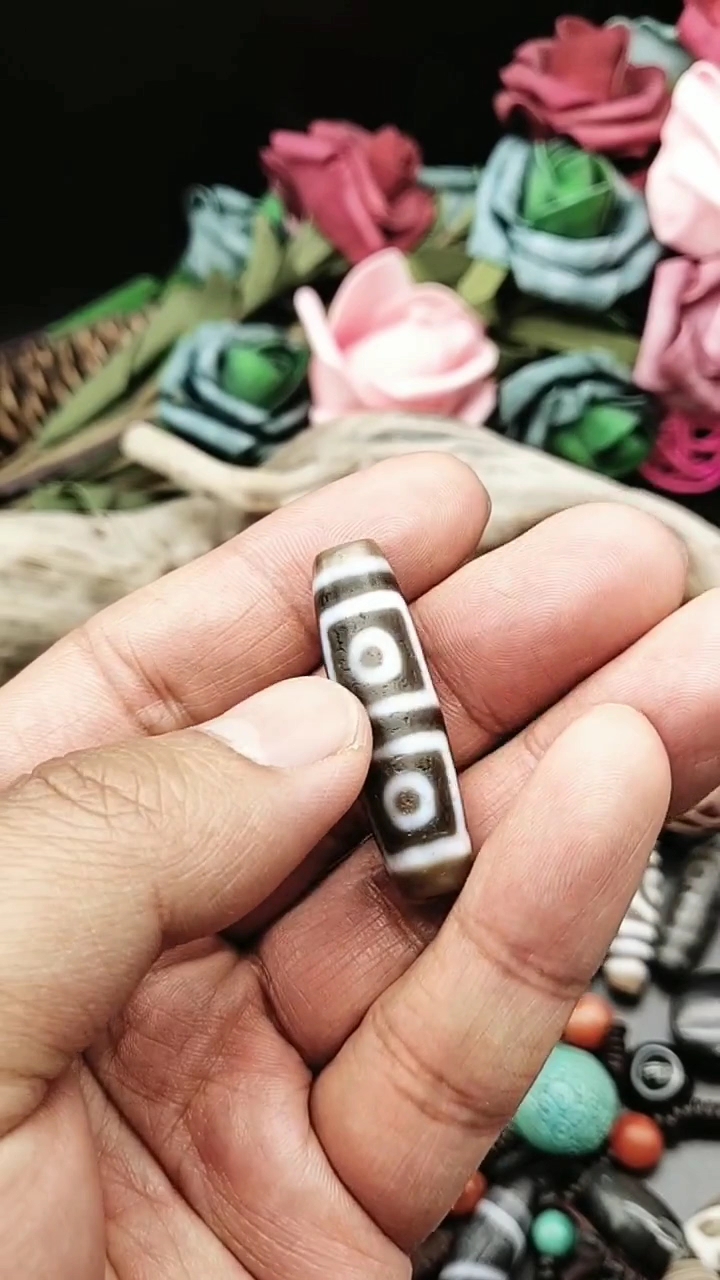 藏传至纯四眼天珠