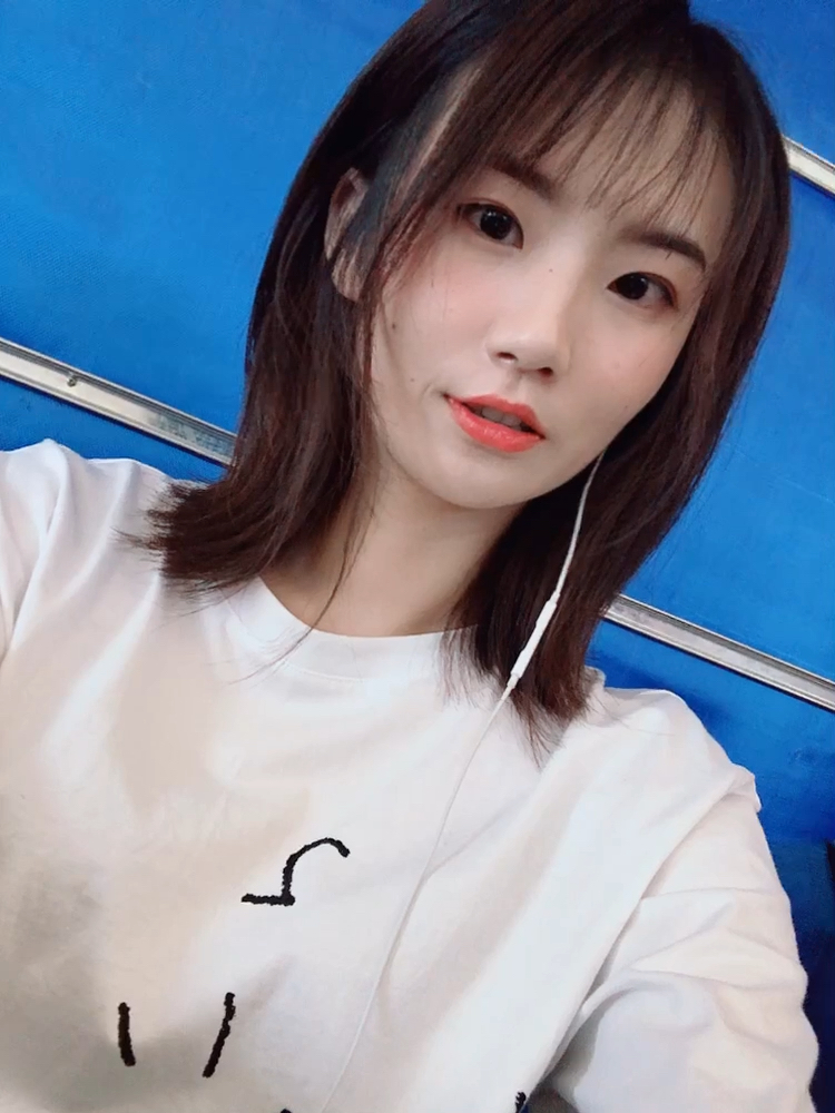 你工作的样子真美#上班日常自拍?