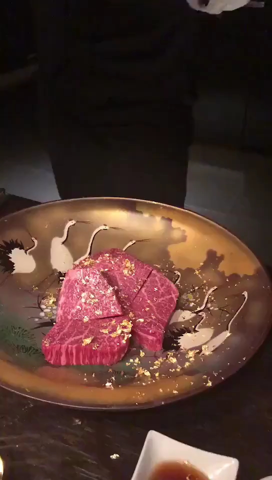 金箔雪花牛肉盛宴!