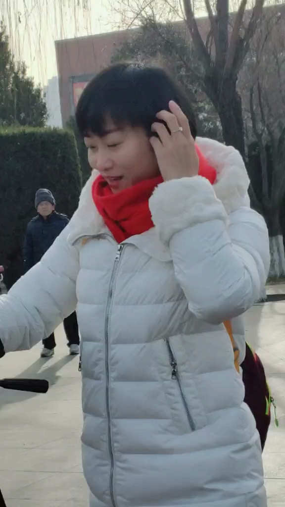 带上全民去旅行#网红小芳美女