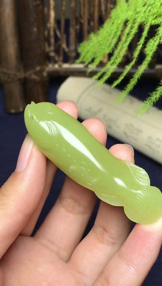 珠宝玉雕 和田玉黄口小鱼,年年有余.