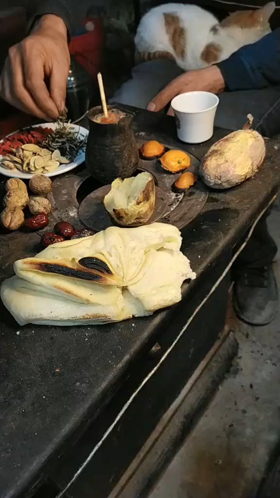 围着火炉喝口罐罐茶,这种香只有甘肃人懂得!