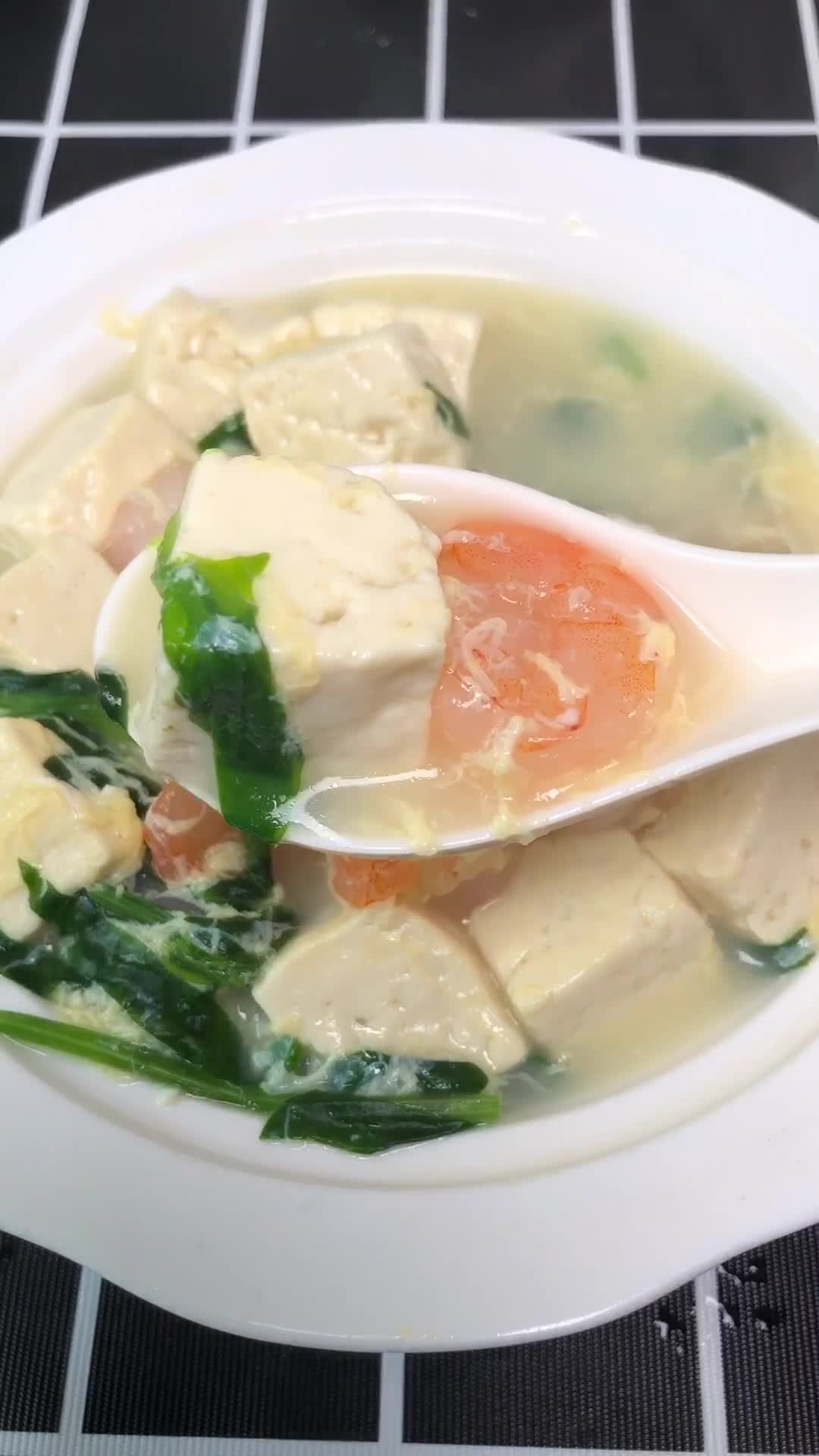 豆腐虾仁菠菜汤补铁补钙又好喝,你也试试吧,