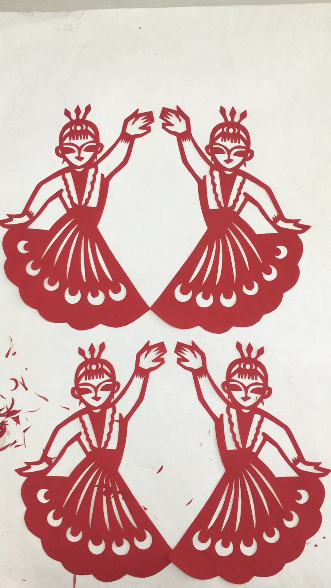 孔雀舞剪纸