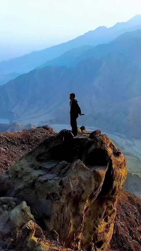 我要上热门#一汽奔腾北方的高山苍凉粗犷,站在山巅,给人一种心胸坷