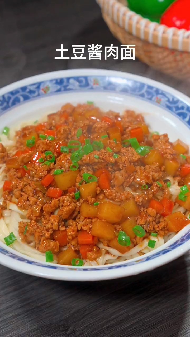 这道土豆肉酱面,做法简单好吃不腻!-度小视