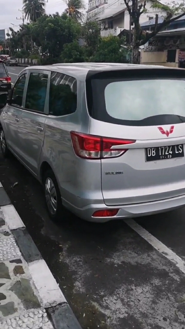 来看看外国的五菱宏光