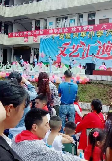 广安广安区单身女找男朋友微86082340