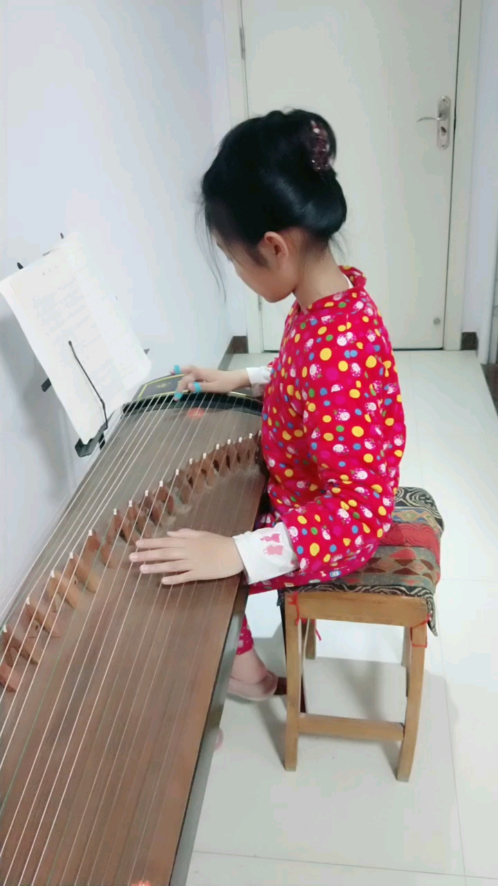 远景关广慧《画眉跳架》