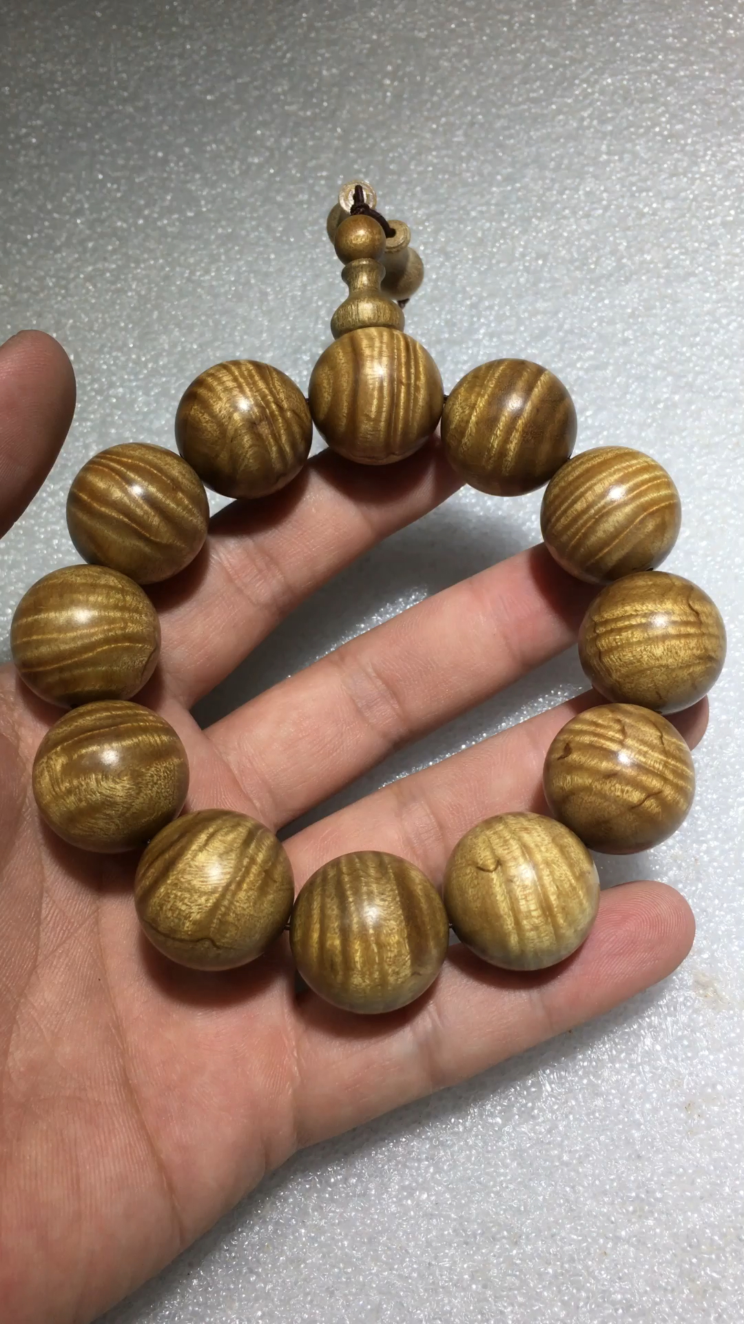 这么水波纹的金丝楠小叶桢楠手串被人说是两毛钱咋办呢?