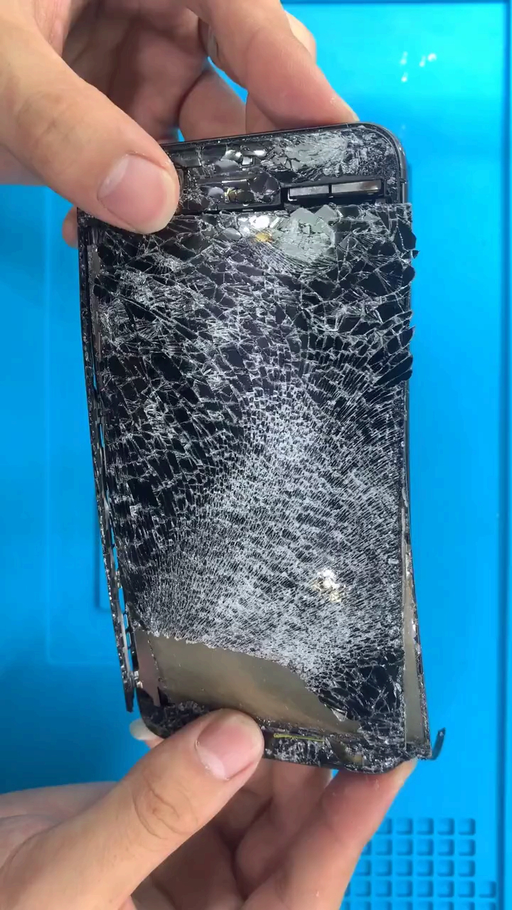 我要上热门#这手机摔得是真的惨