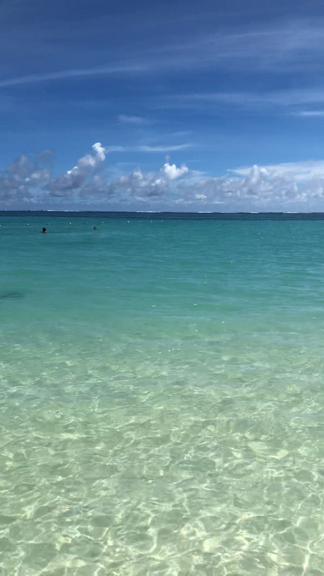 毛里求斯湛蓝的海水